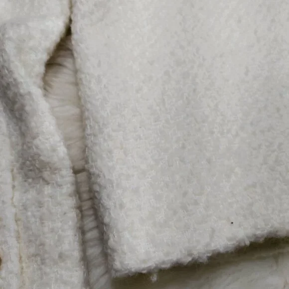 Luxelim Ivory Classic Boucle Wool Tweed Gold Tone Buttons Cropped Jacket Size XS - Picture 8 of 14